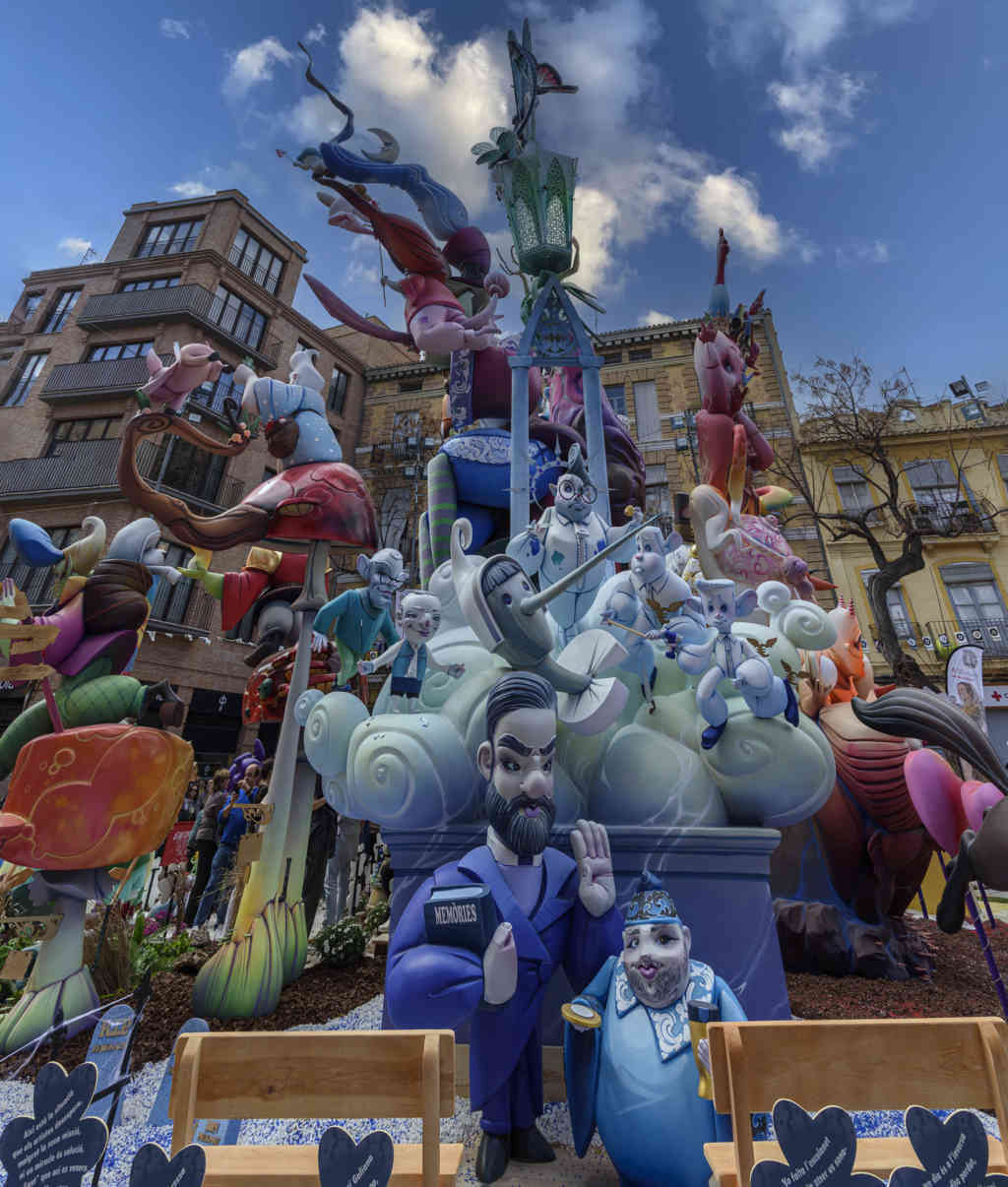 Valencia - fallas 2023 - 4 premio - falla Na Jordana - Clover earth 06.jpg
